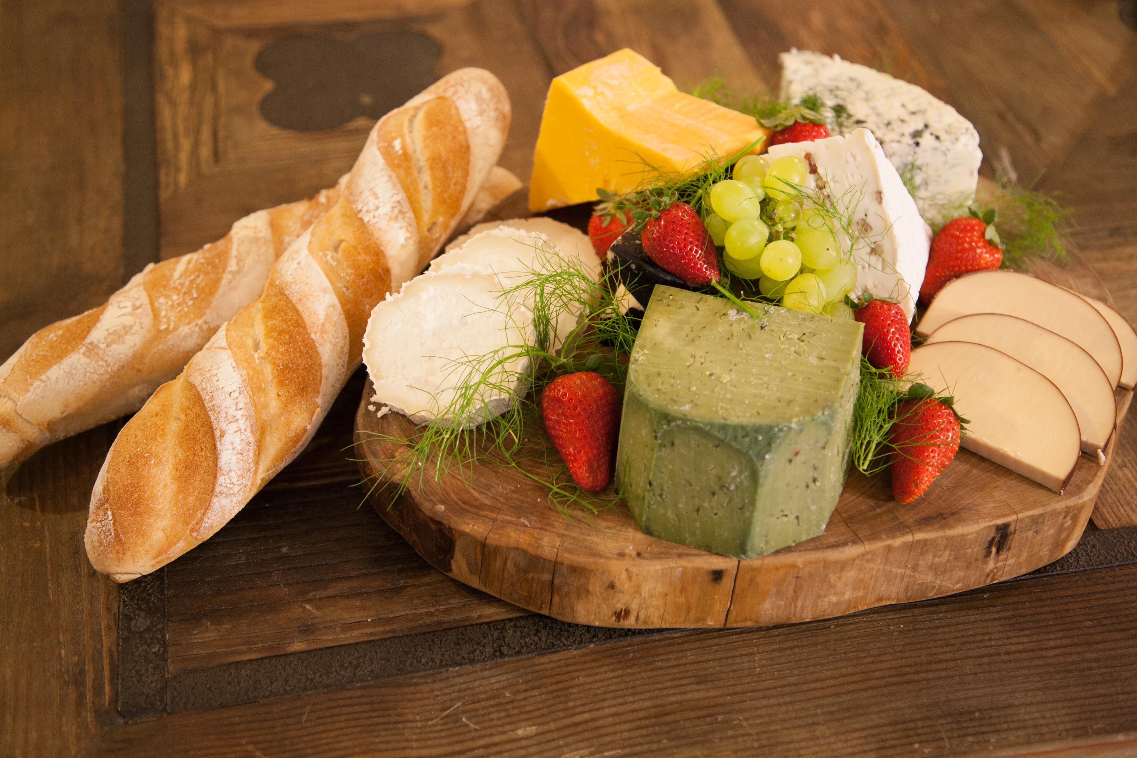 The American Colony Hotel - Small Luxury Hotels Of The World Jerozolima Zewnętrze zdjęcie Cheese platter