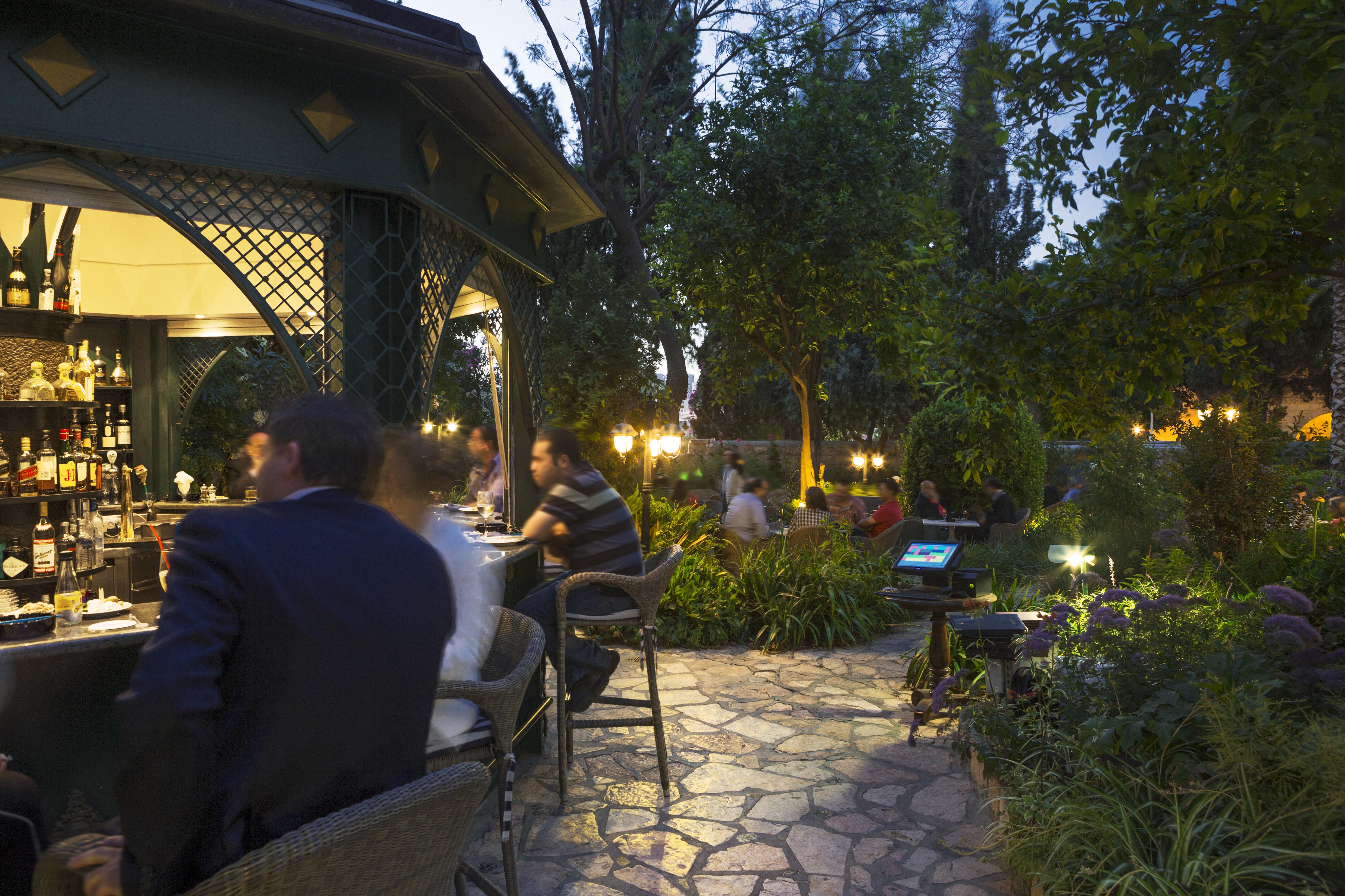 The American Colony Hotel - Small Luxury Hotels Of The World Jerozolima Zewnętrze zdjęcie The bar at night