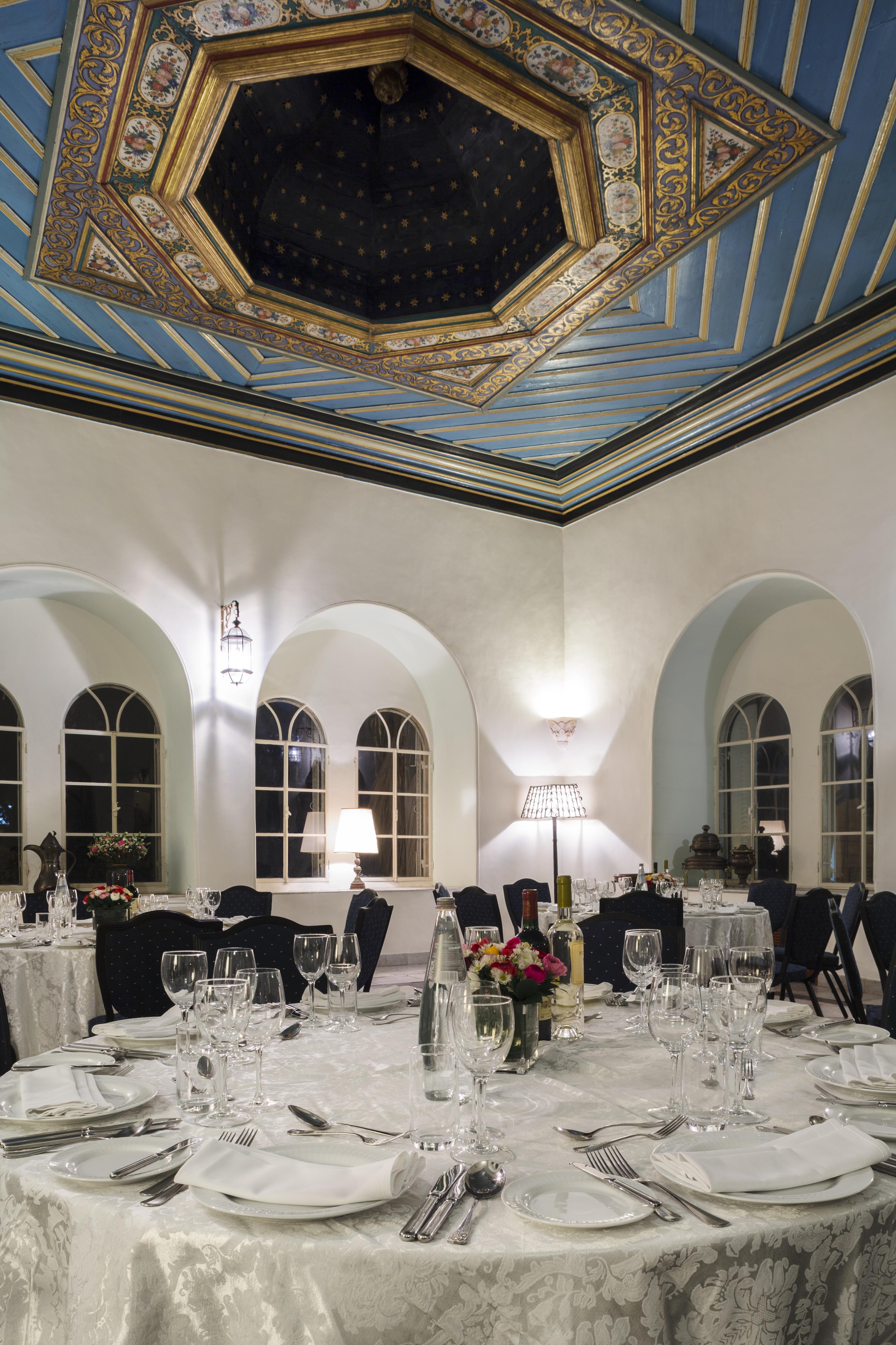 The American Colony Hotel - Small Luxury Hotels Of The World Jerozolima Zewnętrze zdjęcie The interior of the restaurant